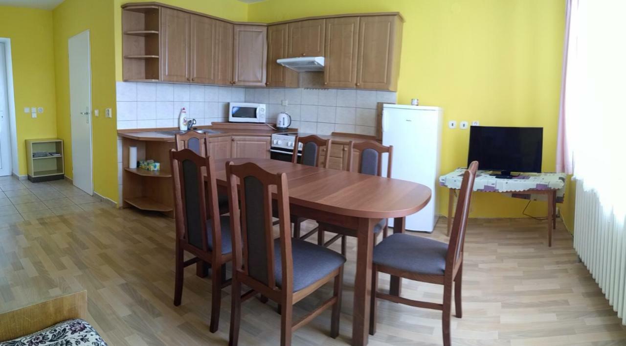 Apartment Apartman Utvina Utvina